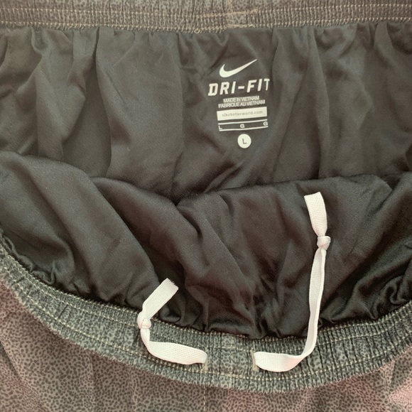 Nike Dri-Fit Charcoal Shorts - Picture 3 of 3